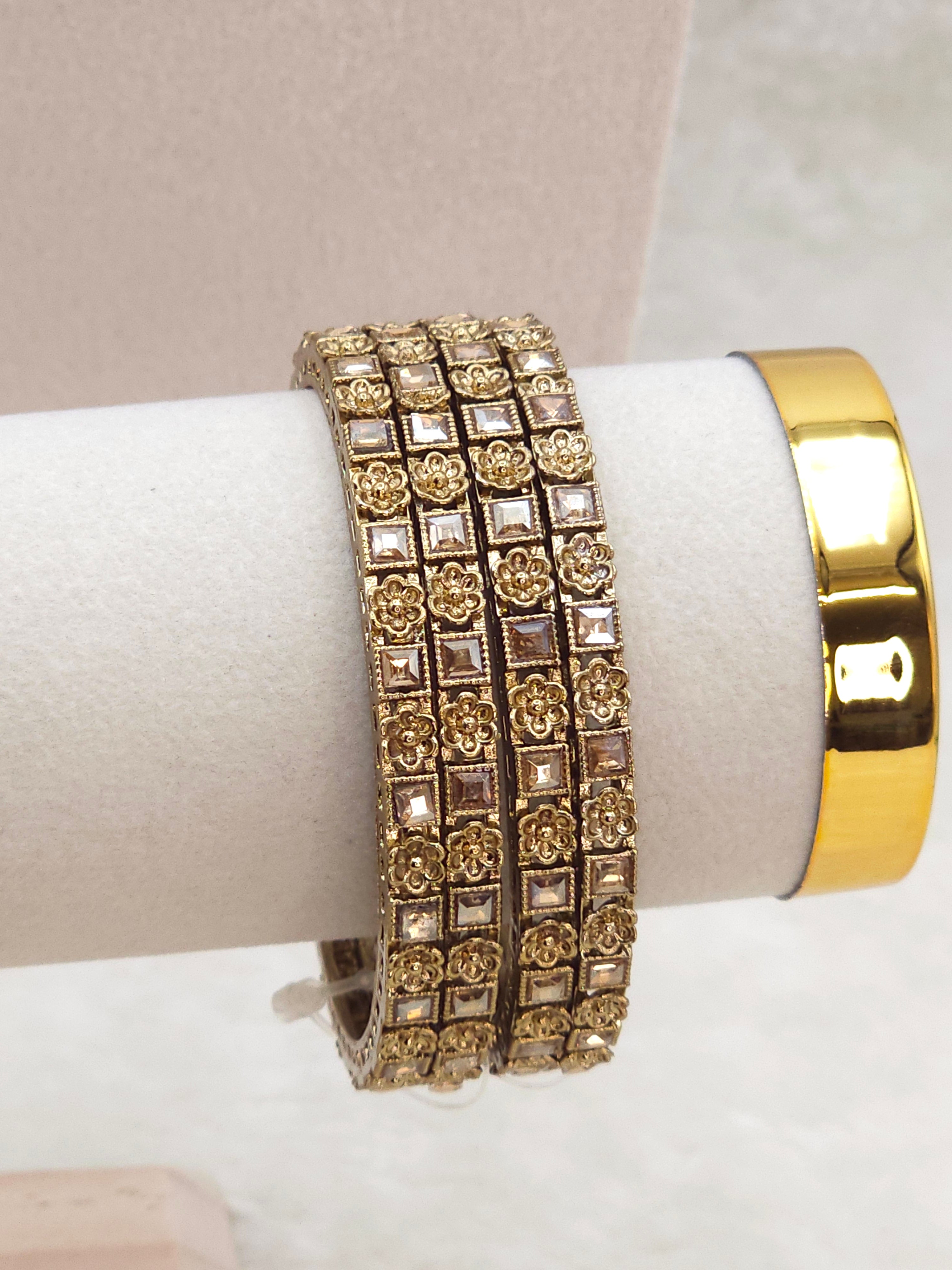 Set of 4 Antique Gold Polki Pearls Indian Bangles