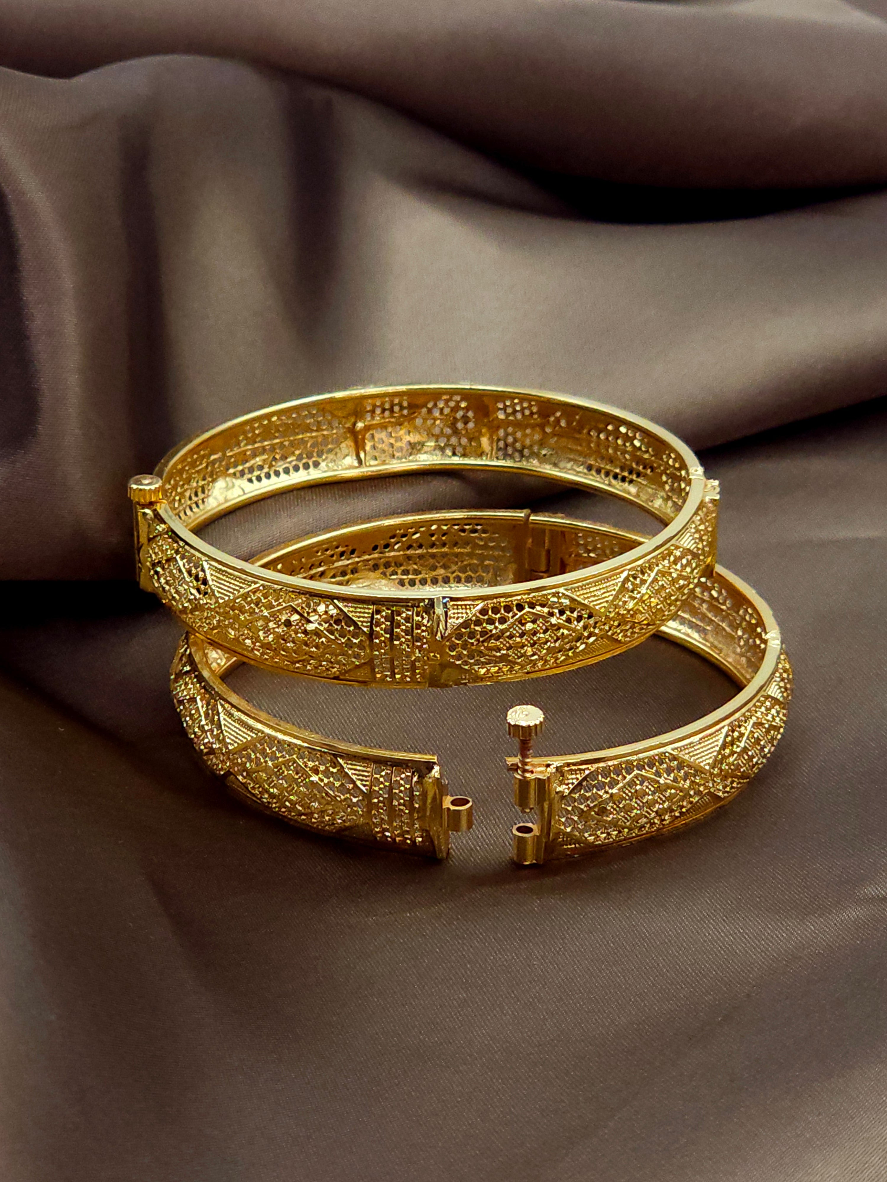 Gold Plated Openable Chunky Kangan Bangles