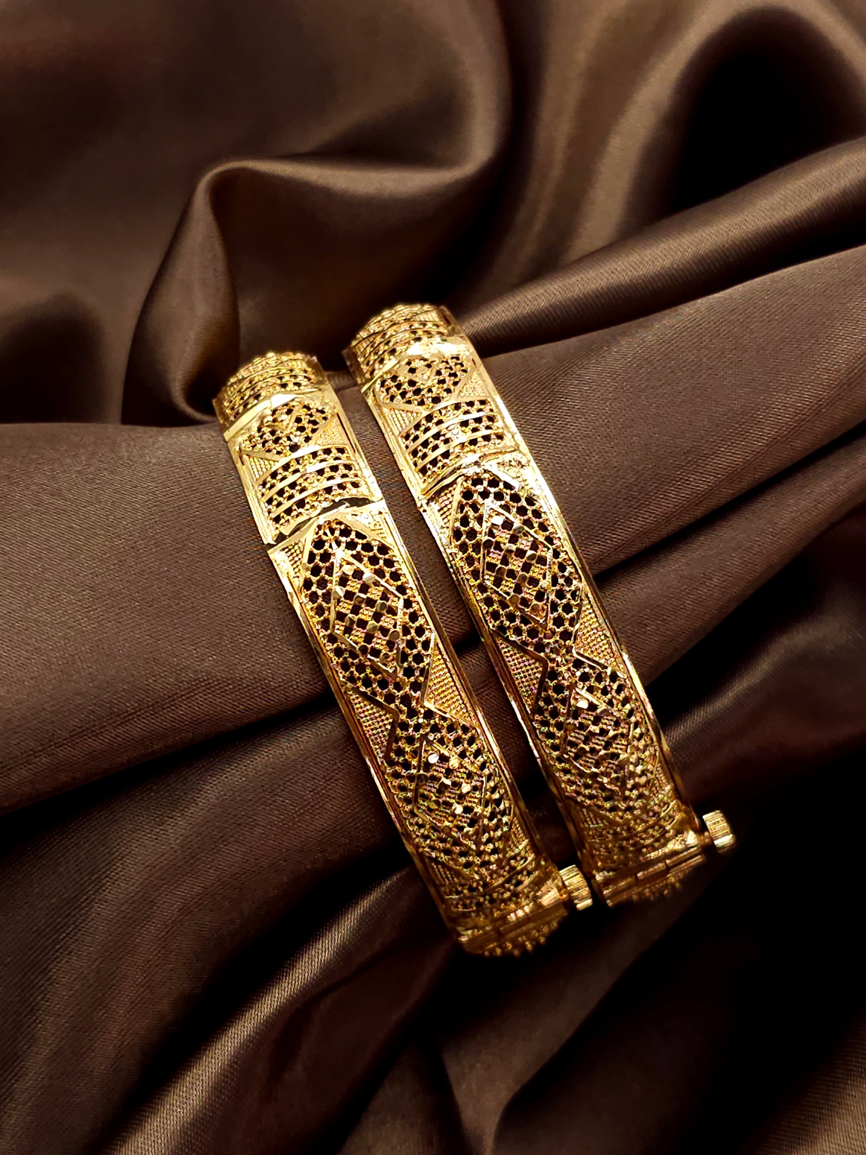 Gold Plated Openable Chunky Kangan Bangles