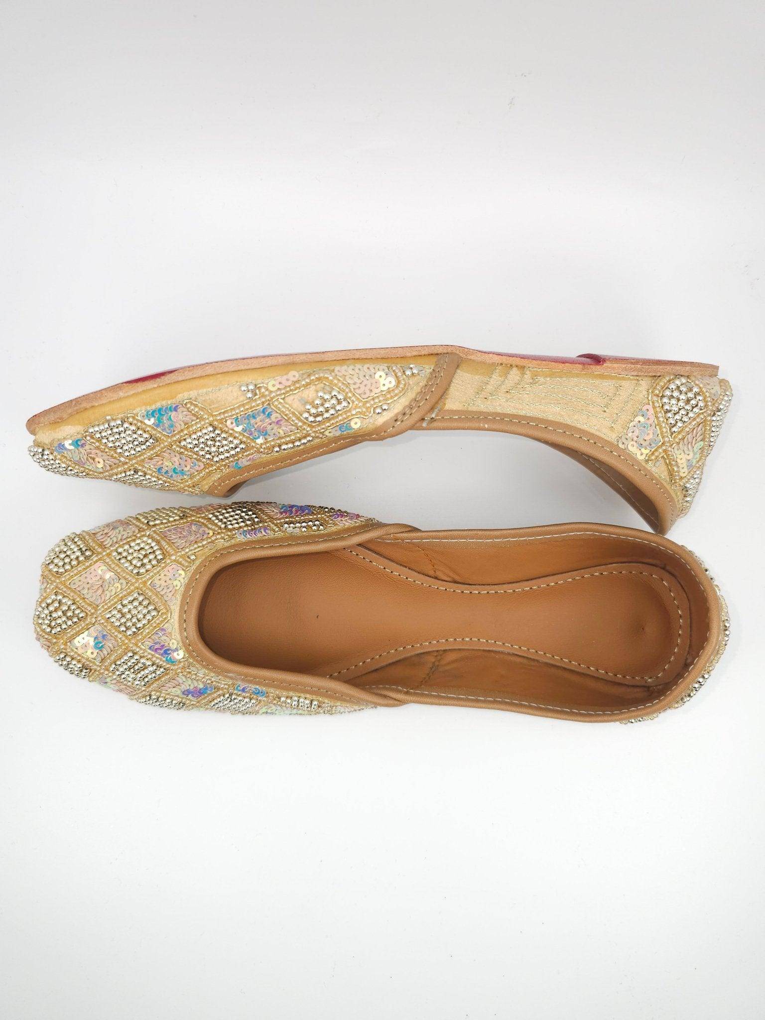 Jugmug Gold Embelised Bridal Juttis - Fancy Fab Jewels