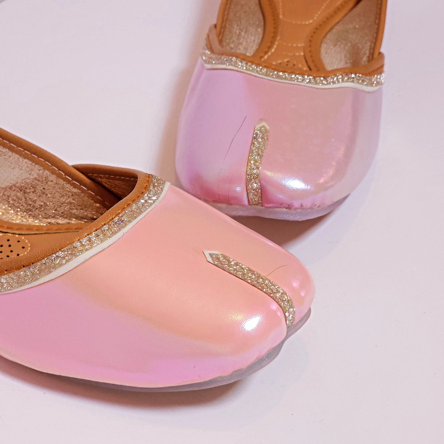 Ombre Shiny Womens Punjabi Jutti Ballerina.